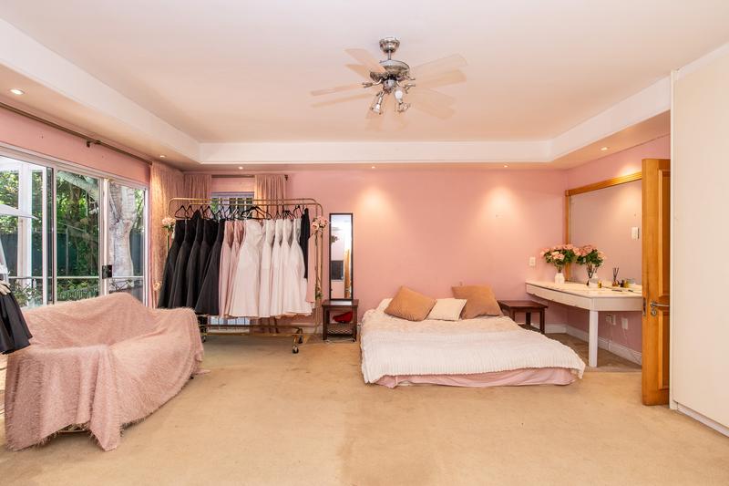 To Let 4 Bedroom Property for Rent in Constantia Western Cape